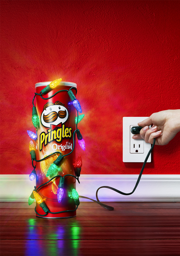 Pringles cans dressed up for the holidays